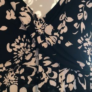 American Living 10 Stretchy, Flowy dress